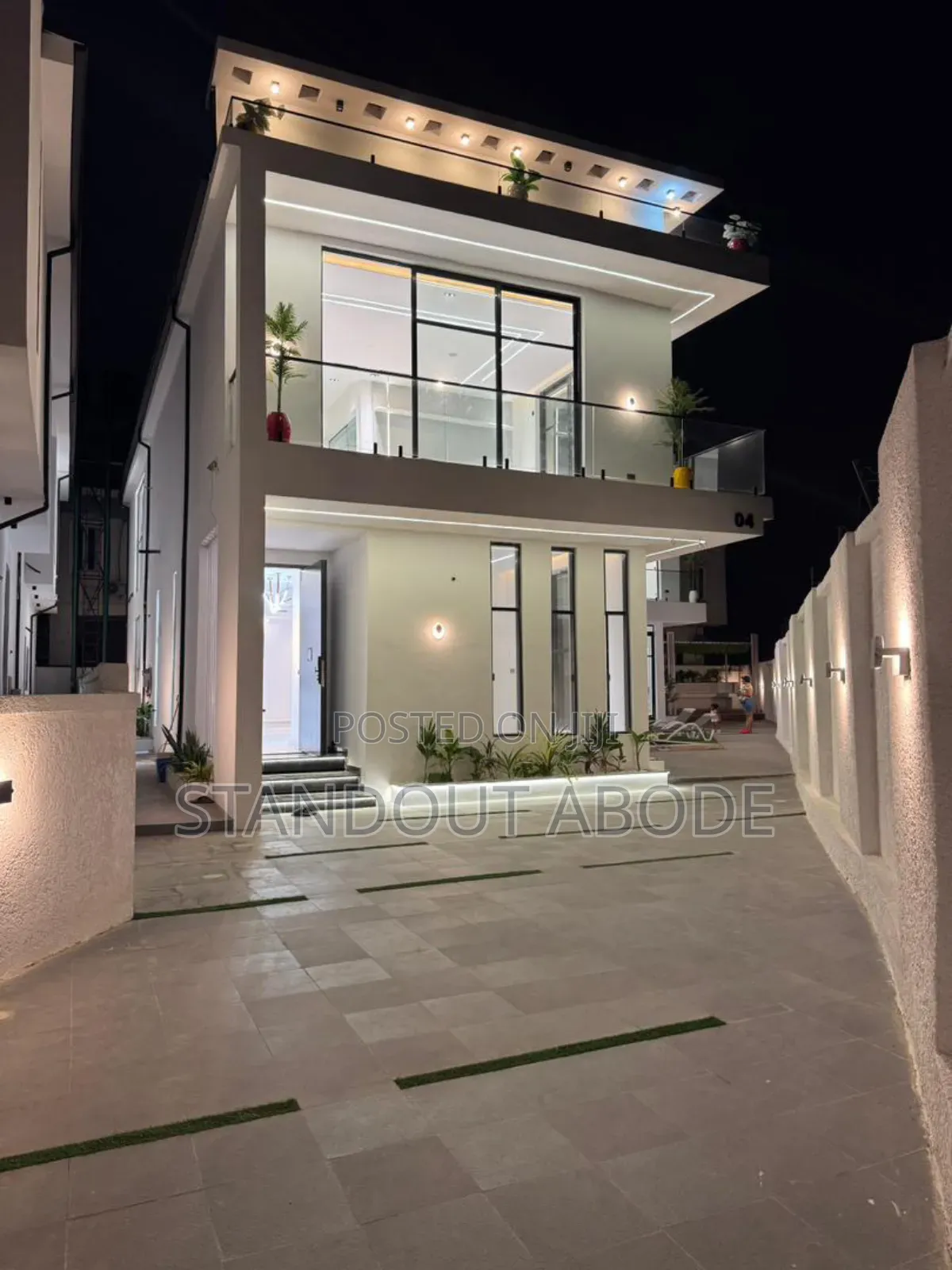 5bdrm Duplex in Inside An Estate, Chevron for sale in Chevron