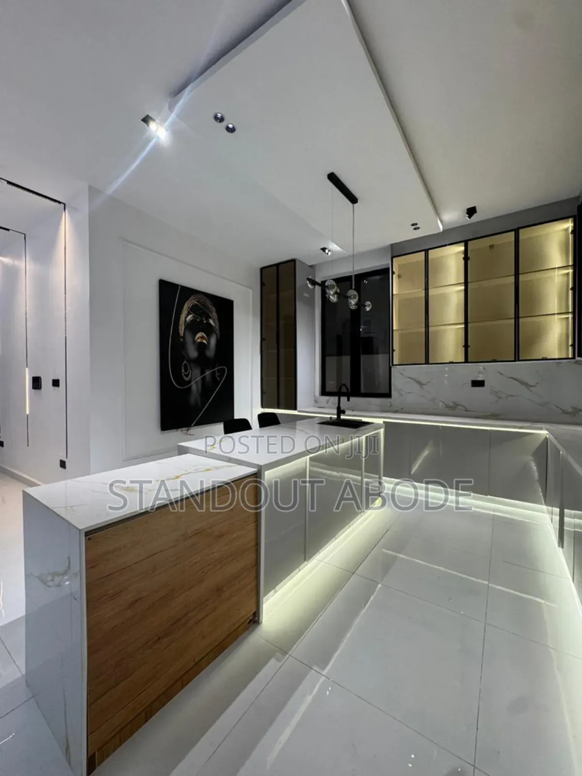 5bdrm Duplex in Inside An Estate, Chevron for sale in Chevron