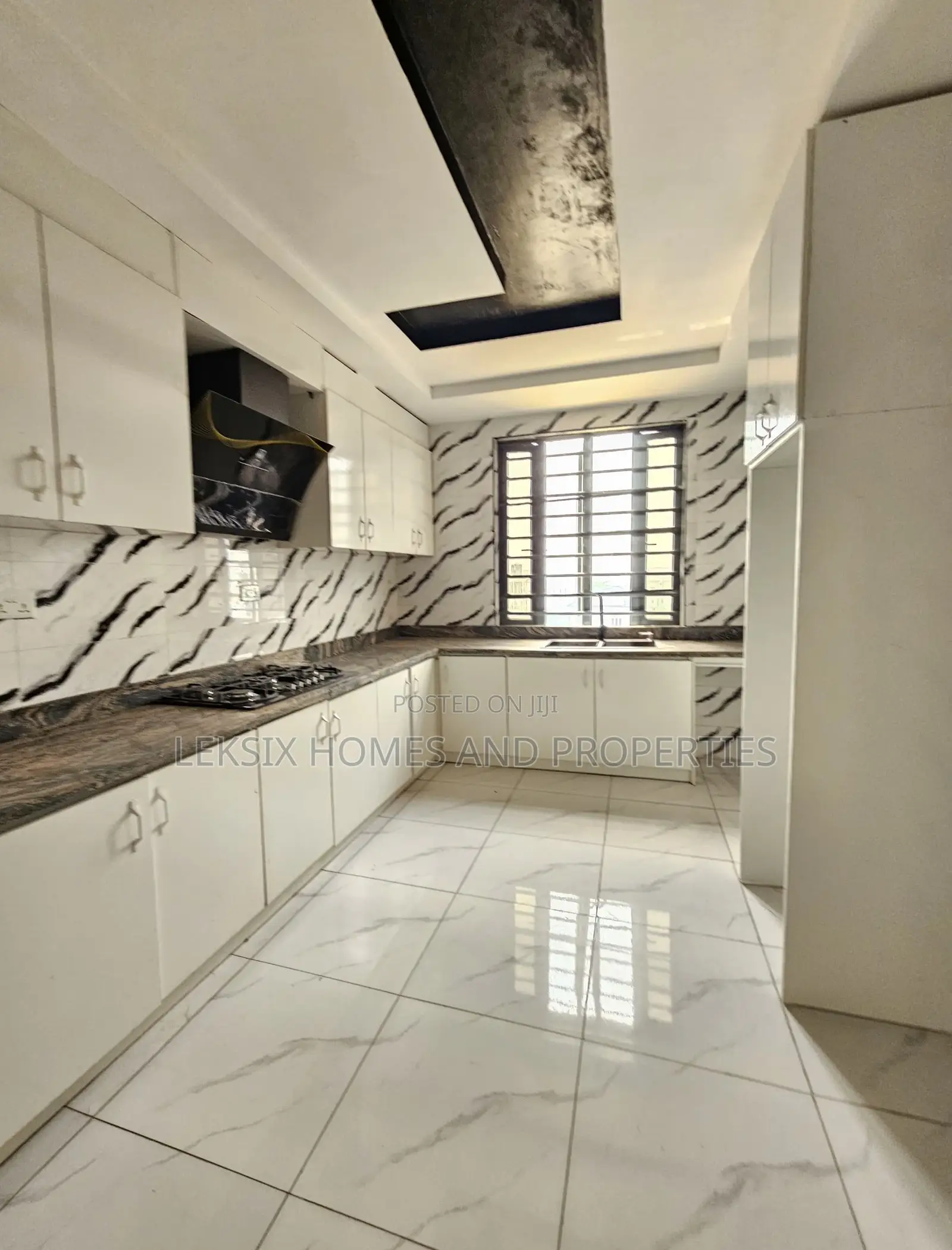 3bdrm Penthouse in A Well Secured, Ikate for sale in Ikate
