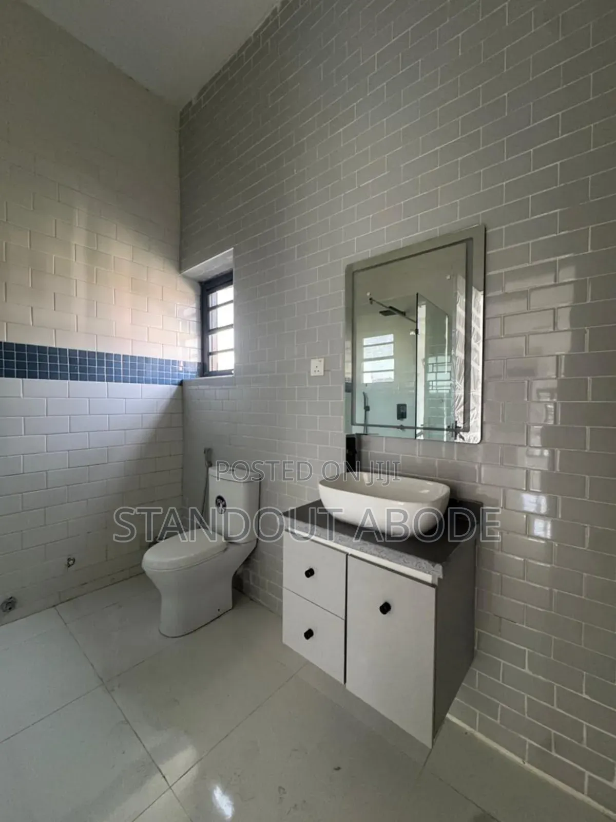 5bdrm Duplex in In An Estate In, Osapa london for sale in Osapa london
