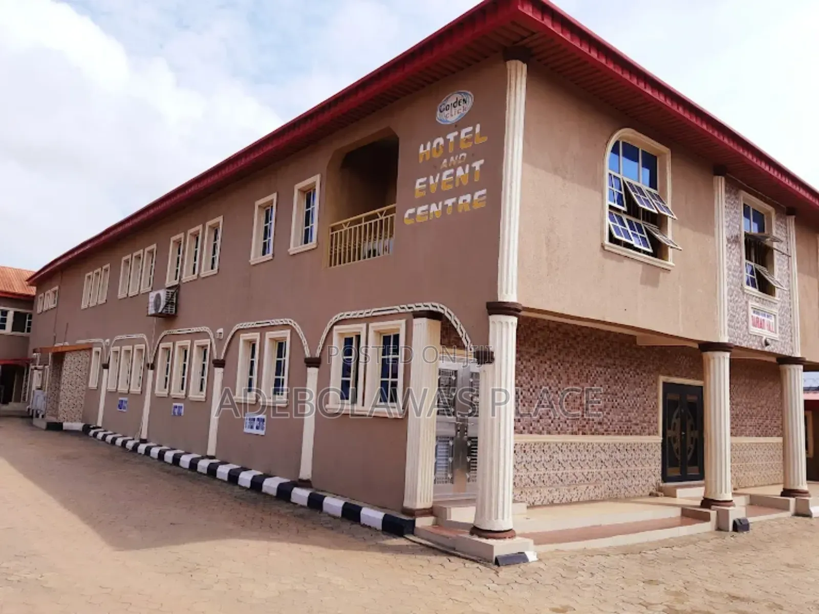 36 Rooms Hotel for Sale in Baruwa