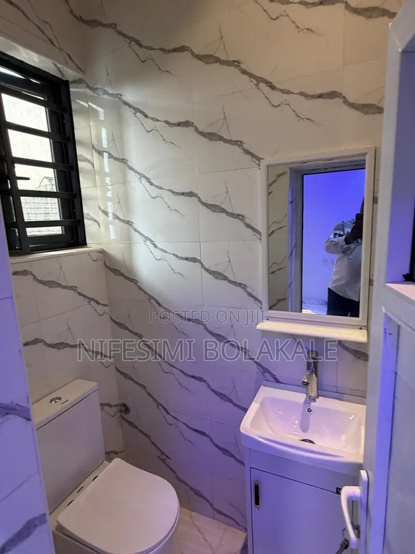 3bdrm Block of Flats in Kolapo Ishola Gra, for rent in Akobo
