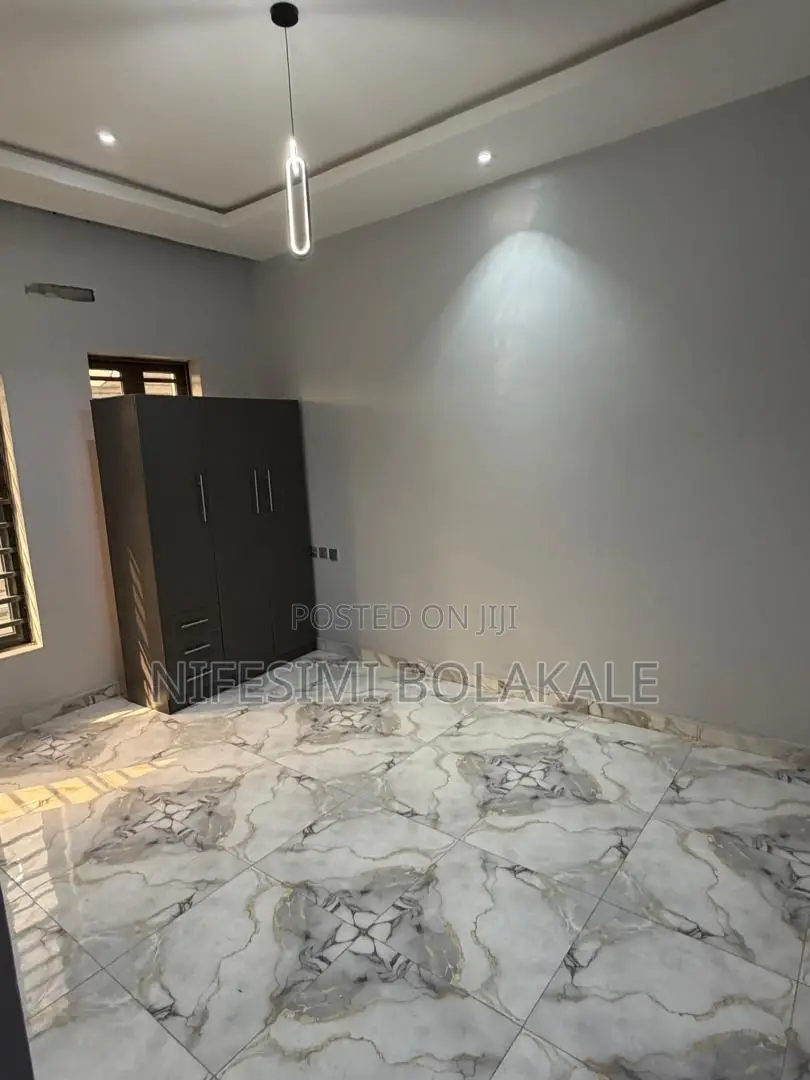 3bdrm Block of Flats in Kolapo Ishola Gra, for rent in Akobo