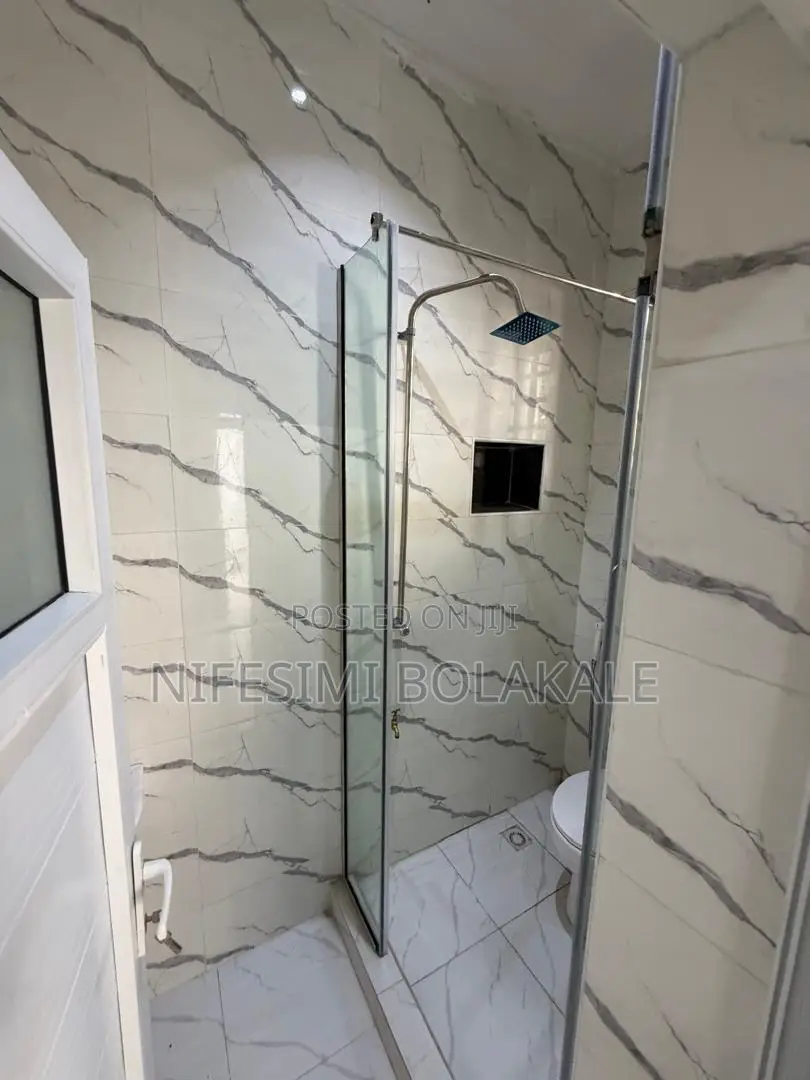 3bdrm Block of Flats in Kolapo Ishola Gra, for rent in Akobo