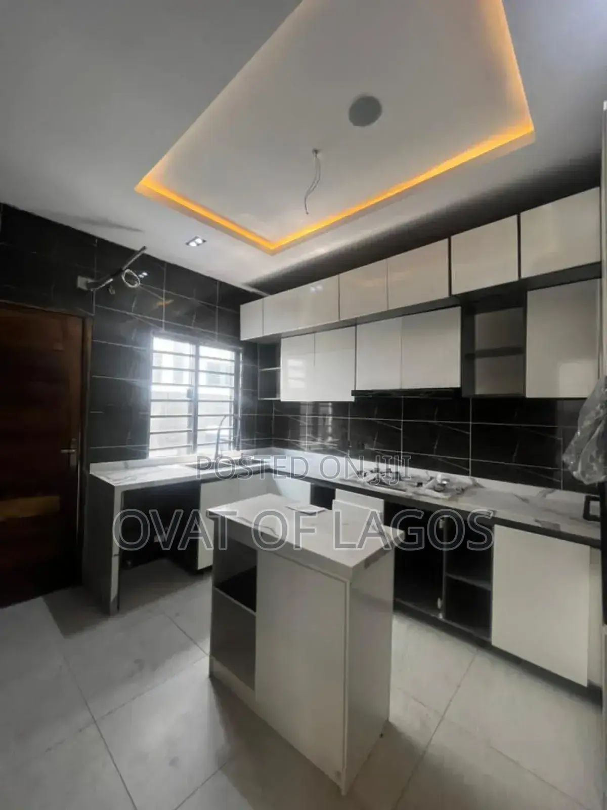 4bdrm Duplex in Orchid Road, Lekki for sale in Lekki