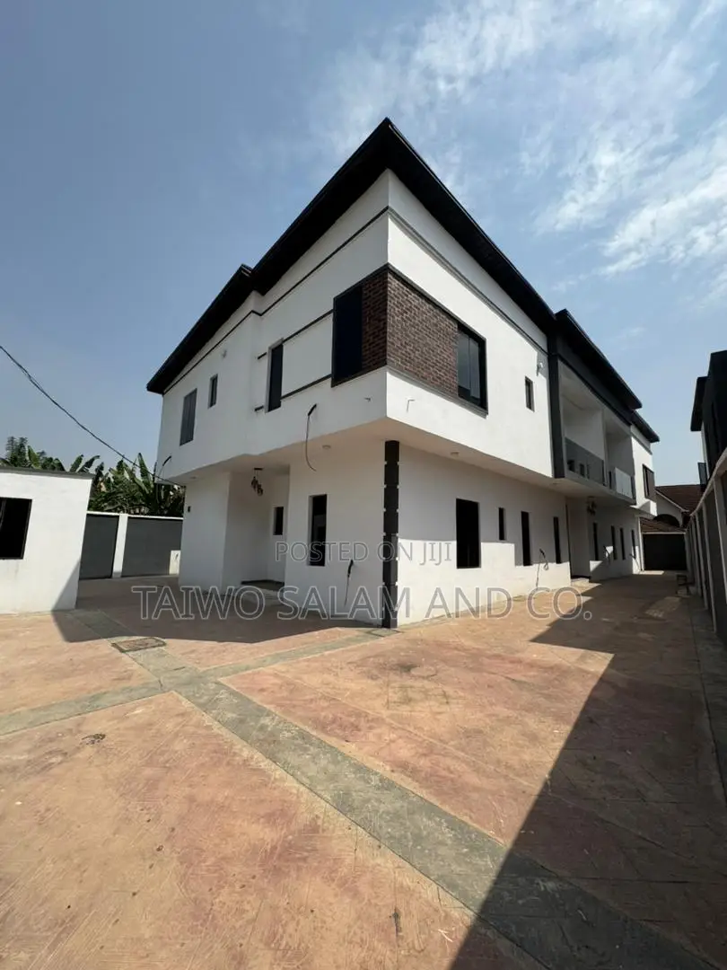 4bdrm Duplex in Agodi for sale in Agodi