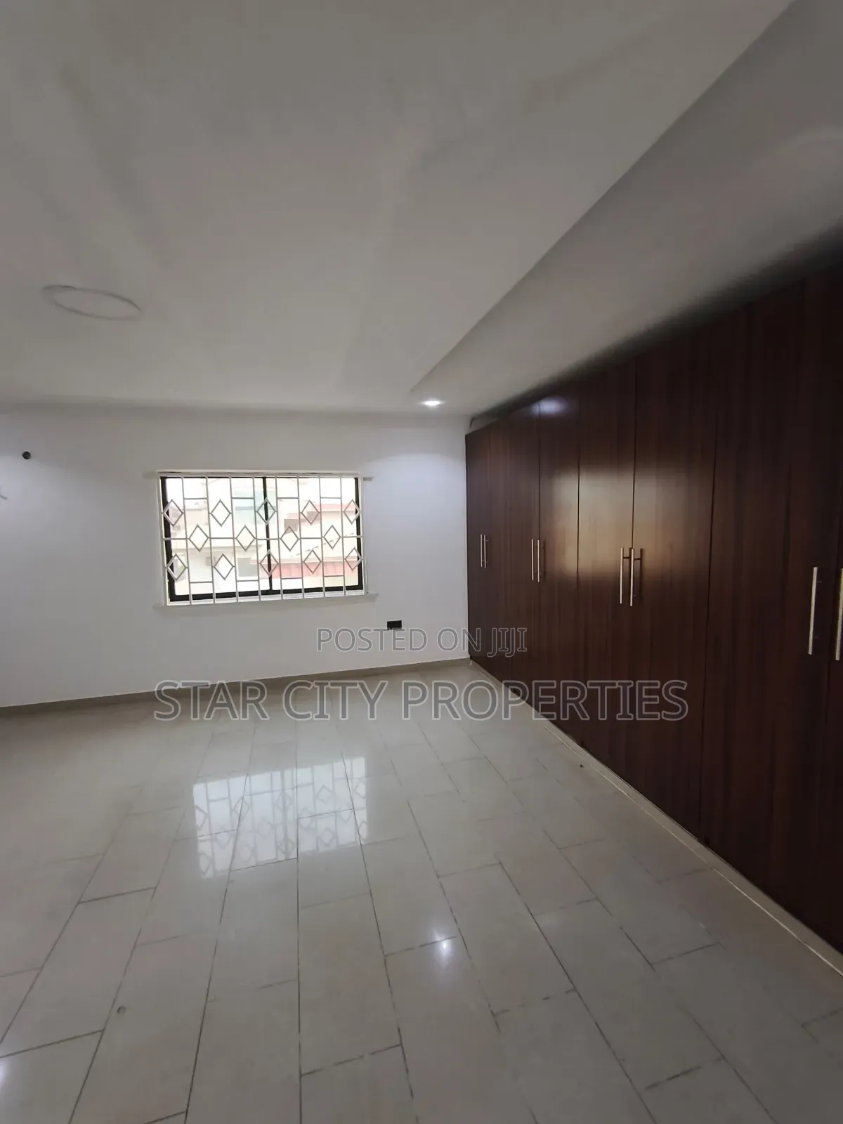 3bdrm Apartment in Ikeja Gra for rent in Ikeja GRA