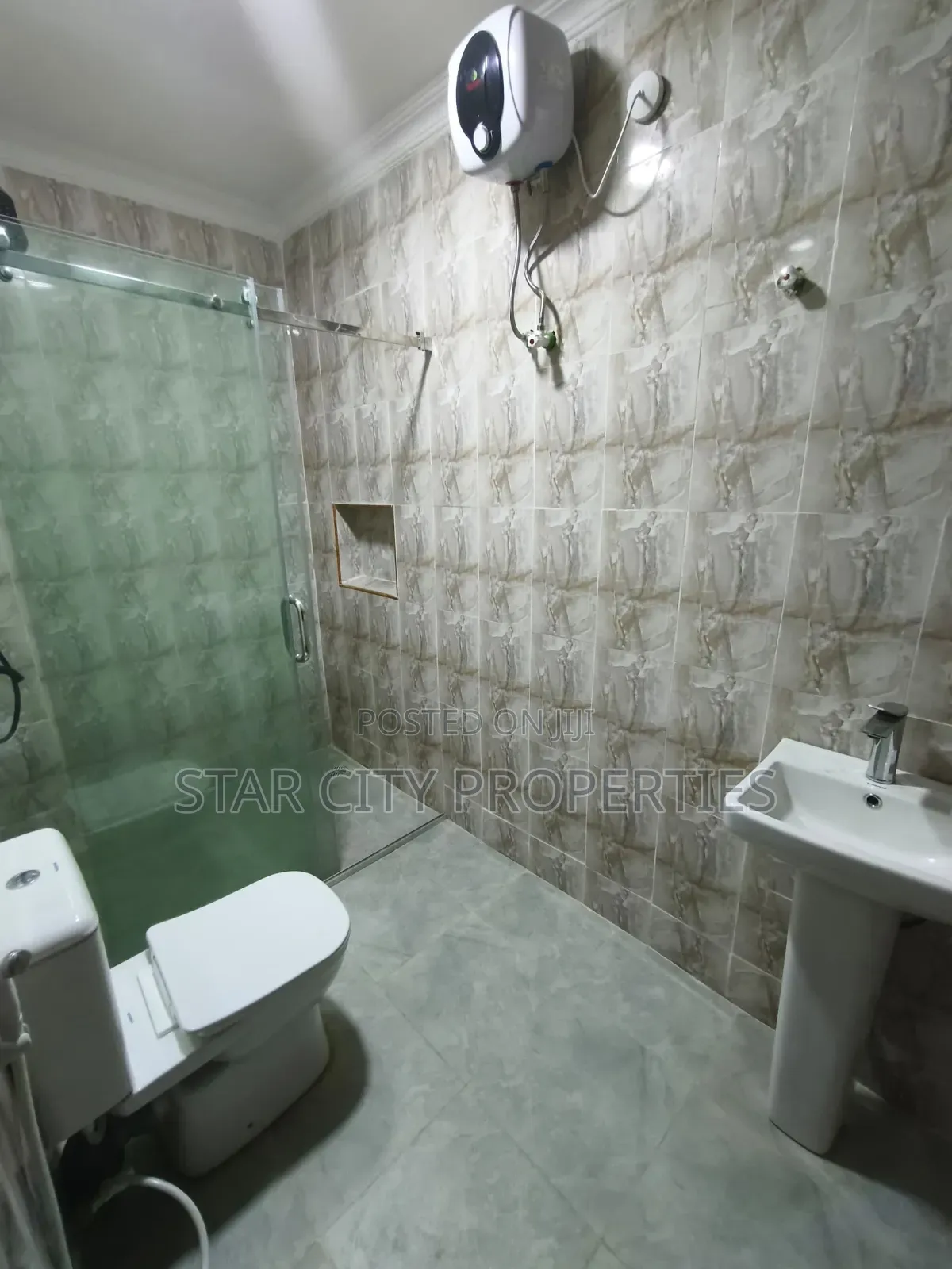 3bdrm Apartment in Ikeja Gra for rent in Ikeja GRA