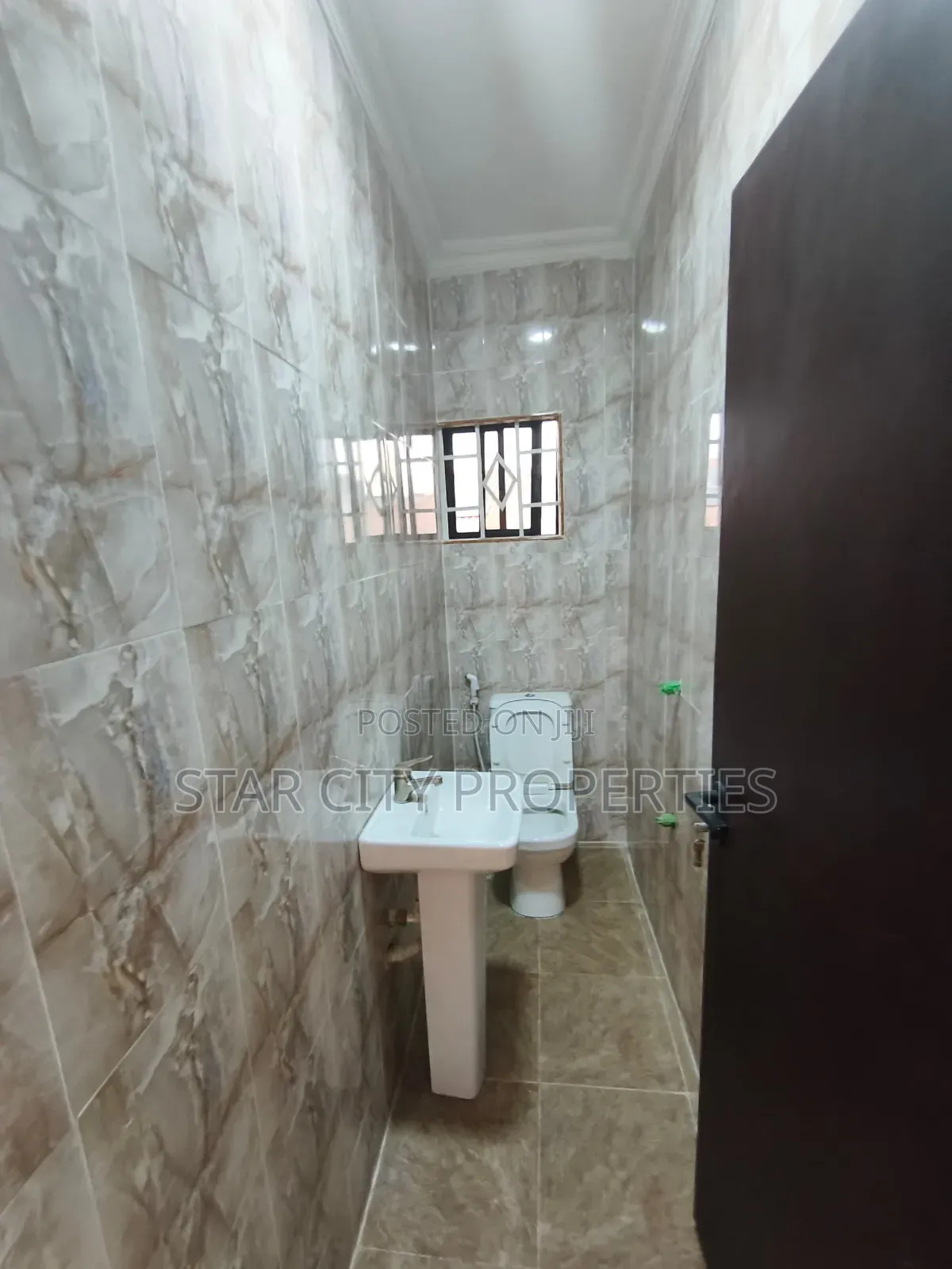 3bdrm Apartment in Ikeja Gra for rent in Ikeja GRA