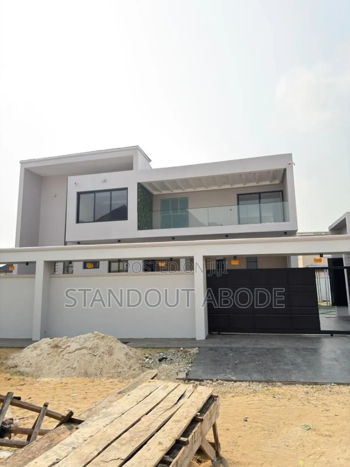 4bdrm Duplex in In An Estate, Iba / Ojo for sale in Iba / Ojo