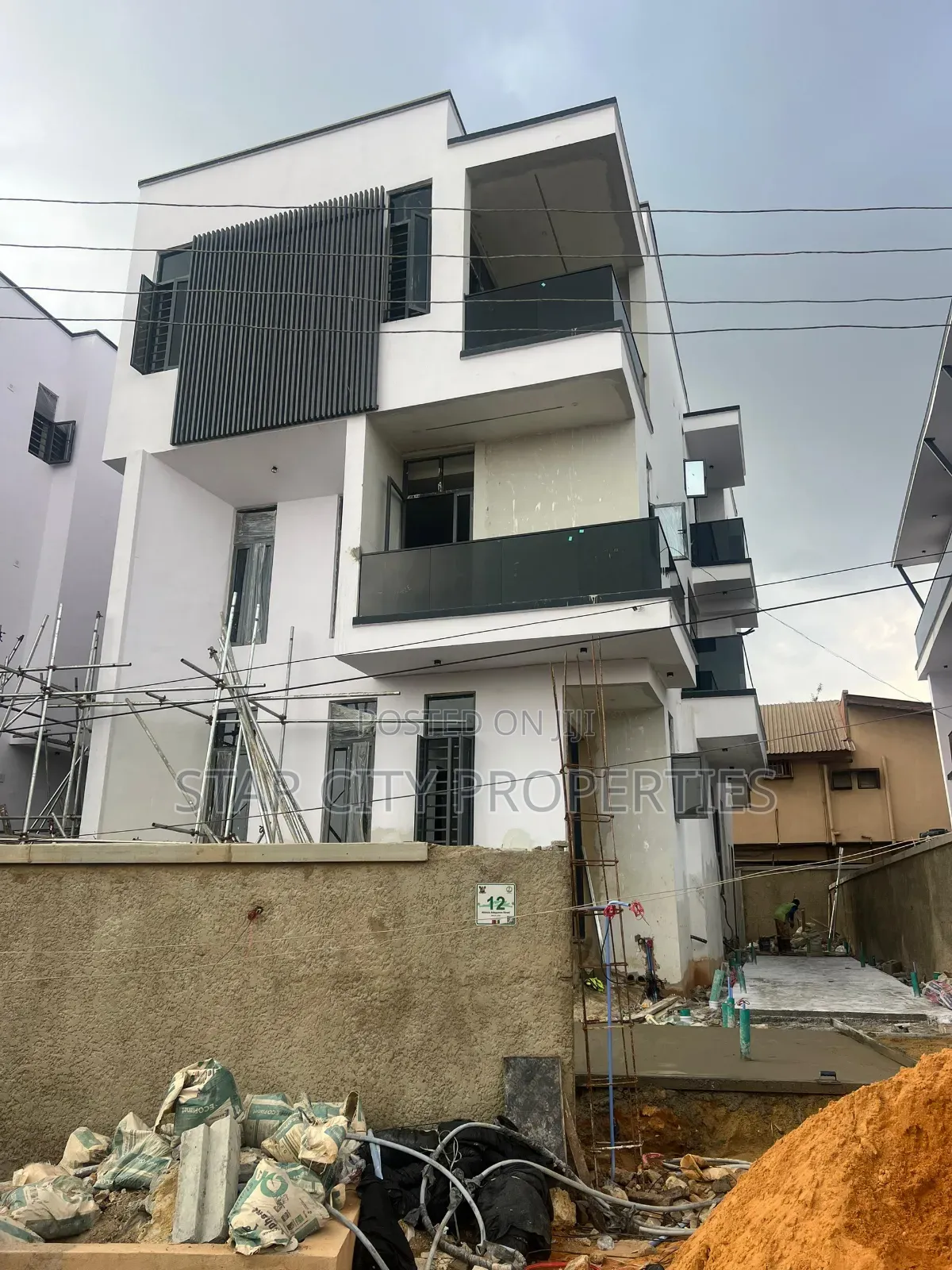 5bdrm House in Omole Phase 1 for sale in Omole Phase 1