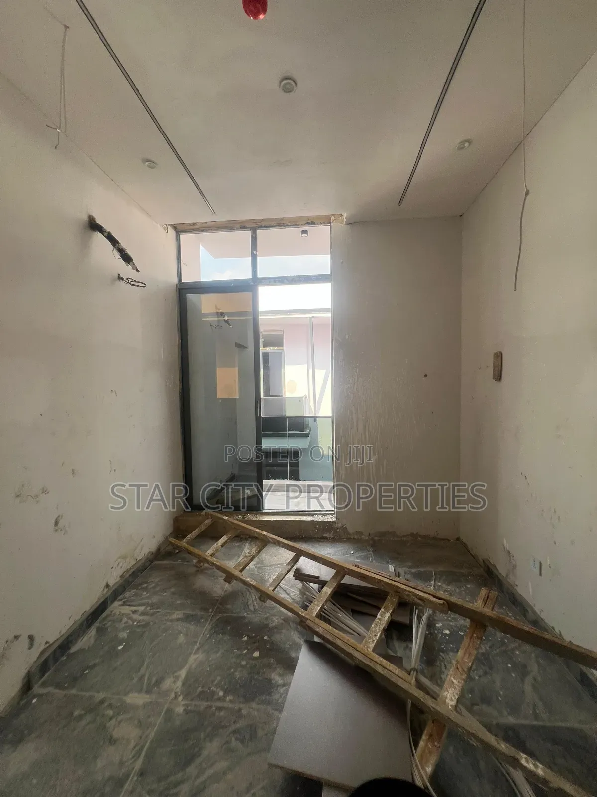 5bdrm House in Omole Phase 1 for sale in Omole Phase 1