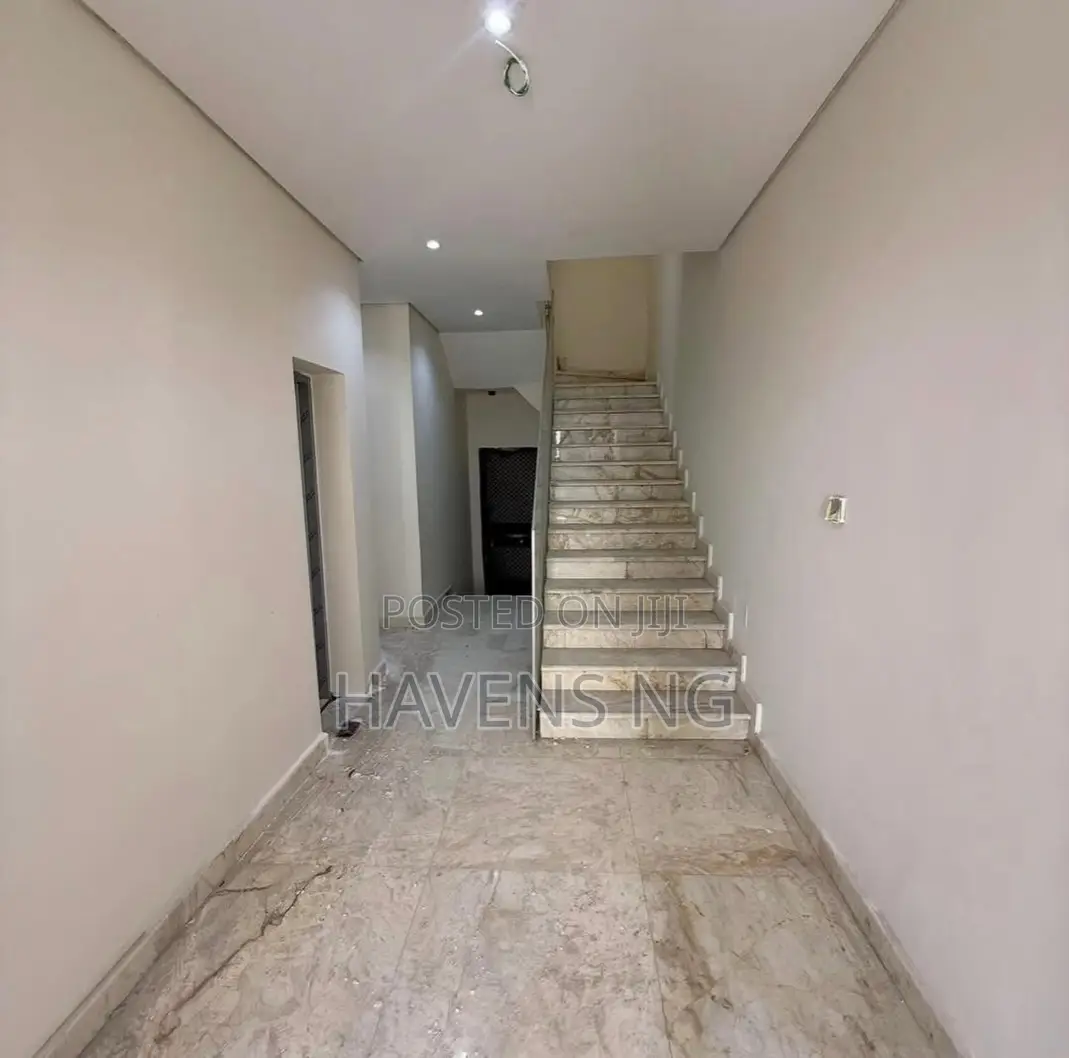 5bdrm Duplex in Kado for sale in Kado