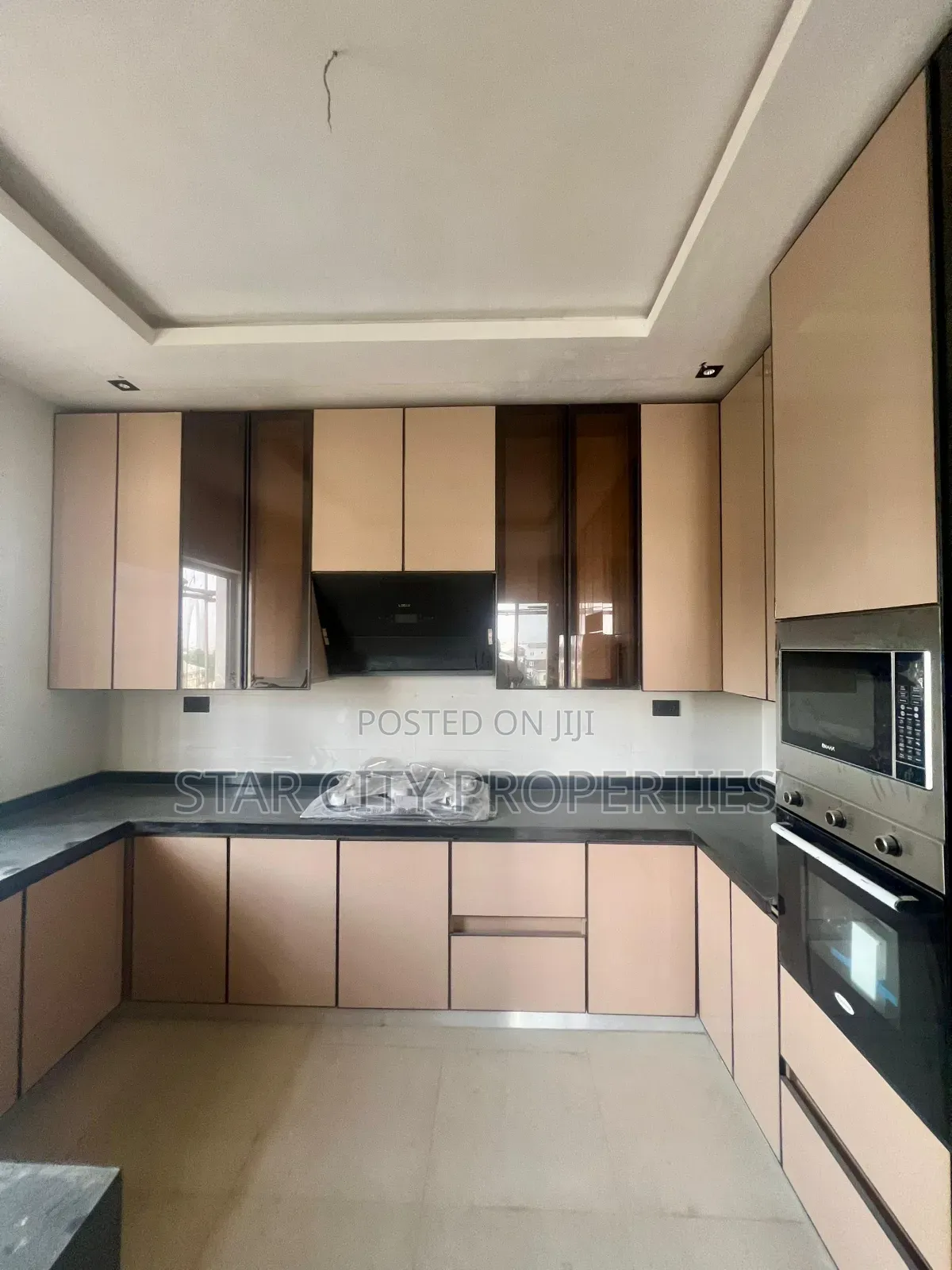 4bdrm Maisonette in Gra Ikeja for sale in Ikeja GRA