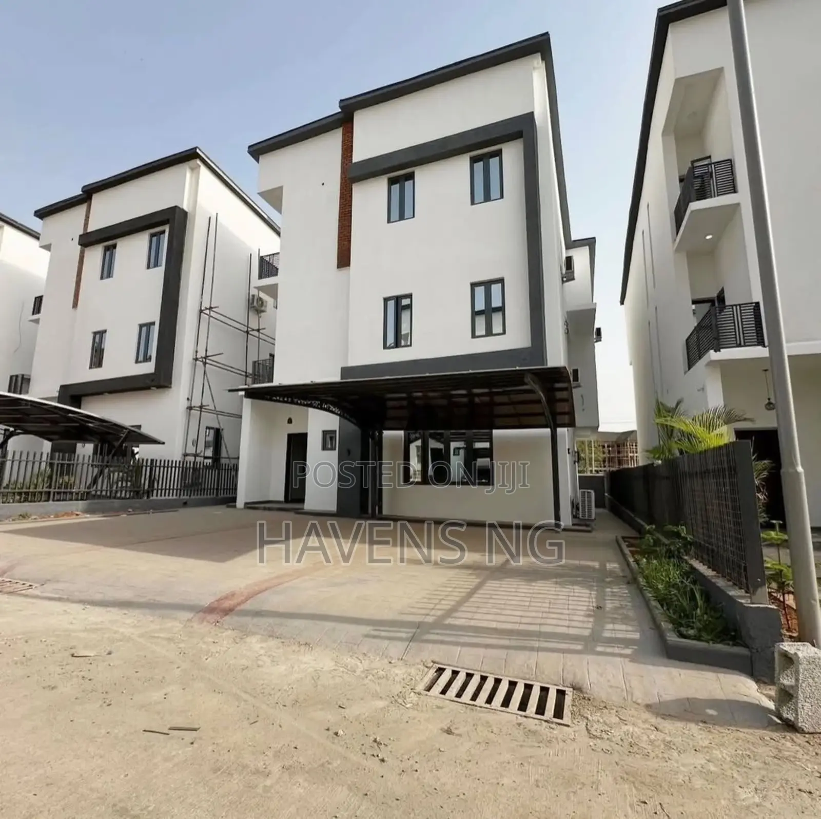 5bdrm Duplex in Kado for sale in Kado