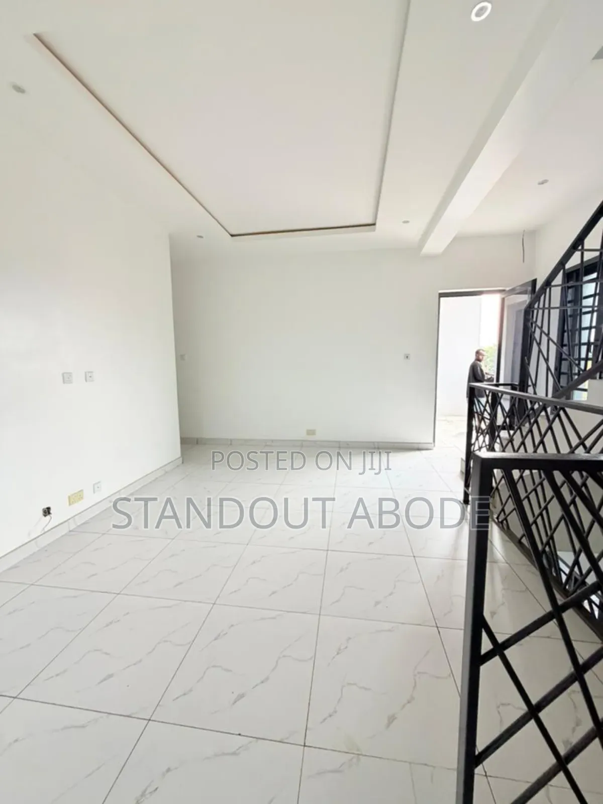 4bdrm Duplex in In A Serene And, Obanikoro for sale in Obanikoro