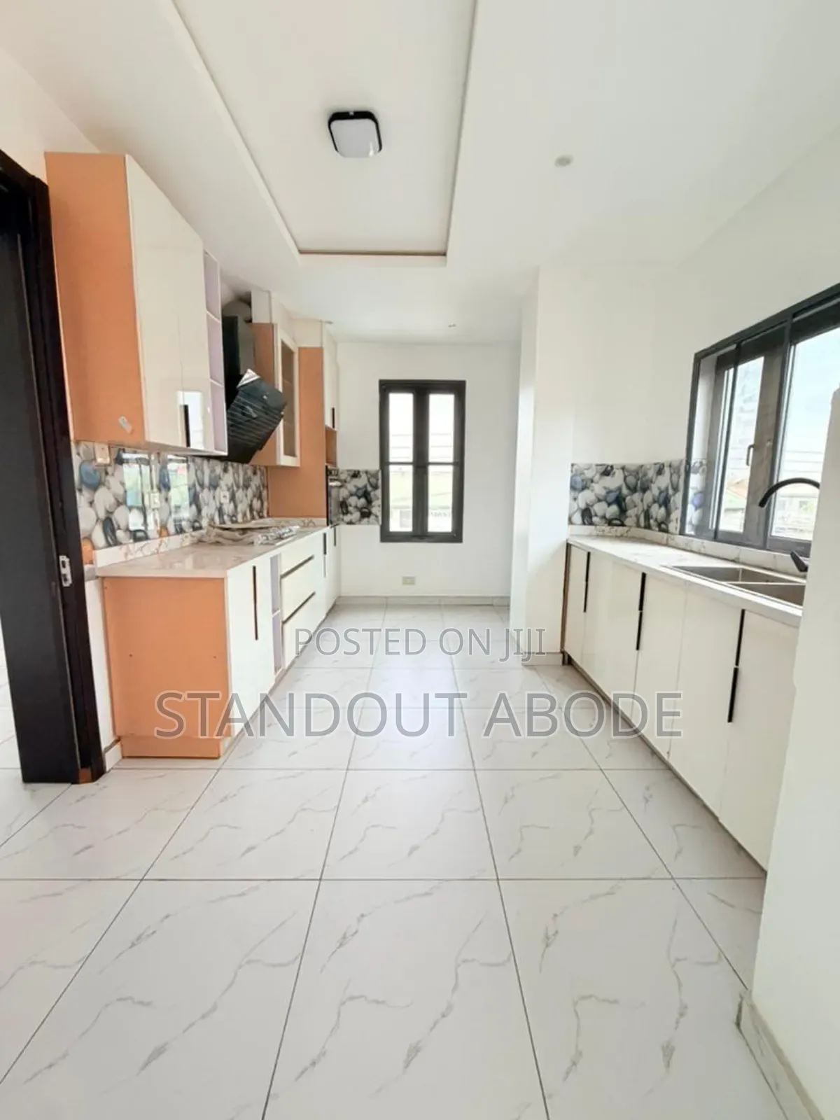 4bdrm Duplex in In A Serene And, Obanikoro for sale in Obanikoro