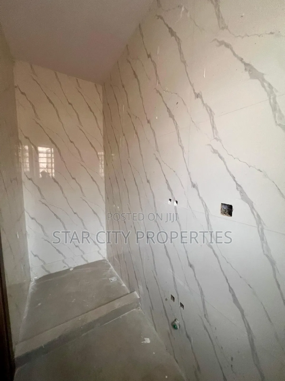 5bdrm Duplex in Omole Phase 2 for sale in Omole Phase 2