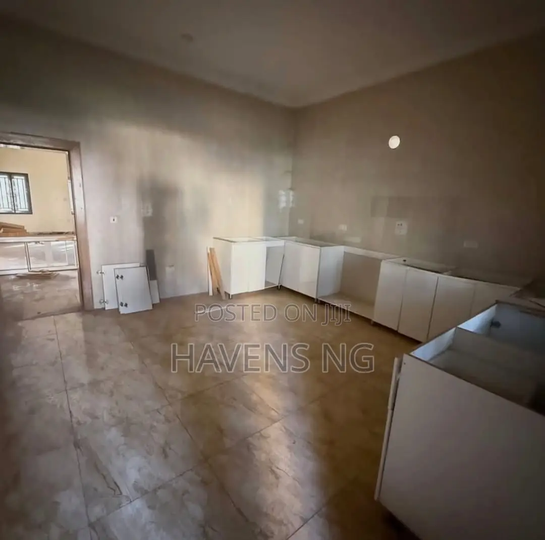 4bdrm Duplex in Apo Resettlement for sale in Apo Resettlement