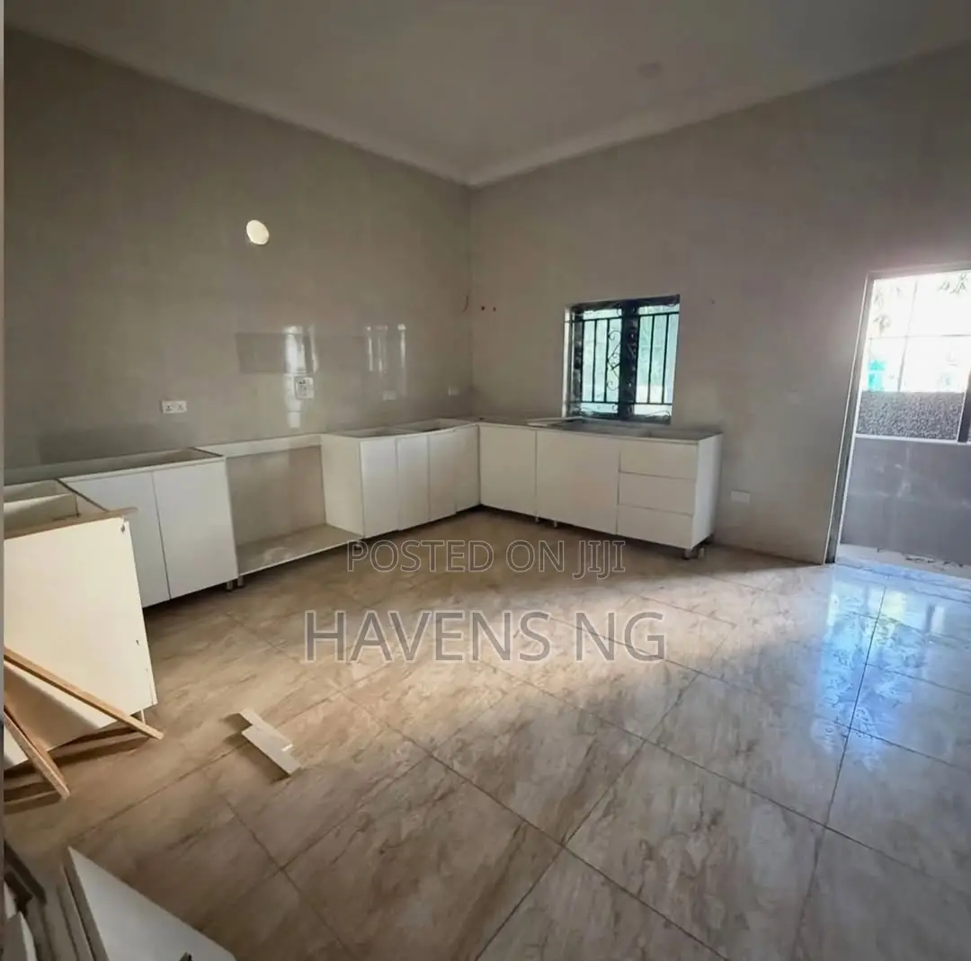 4bdrm Duplex in Apo Resettlement for sale in Apo Resettlement