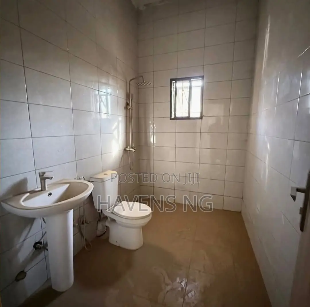 4bdrm Duplex in Apo Resettlement for sale in Apo Resettlement