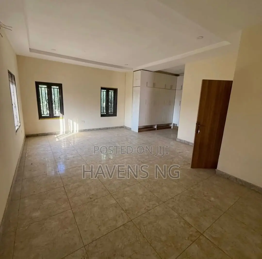4bdrm Duplex in Apo Resettlement for sale in Apo Resettlement