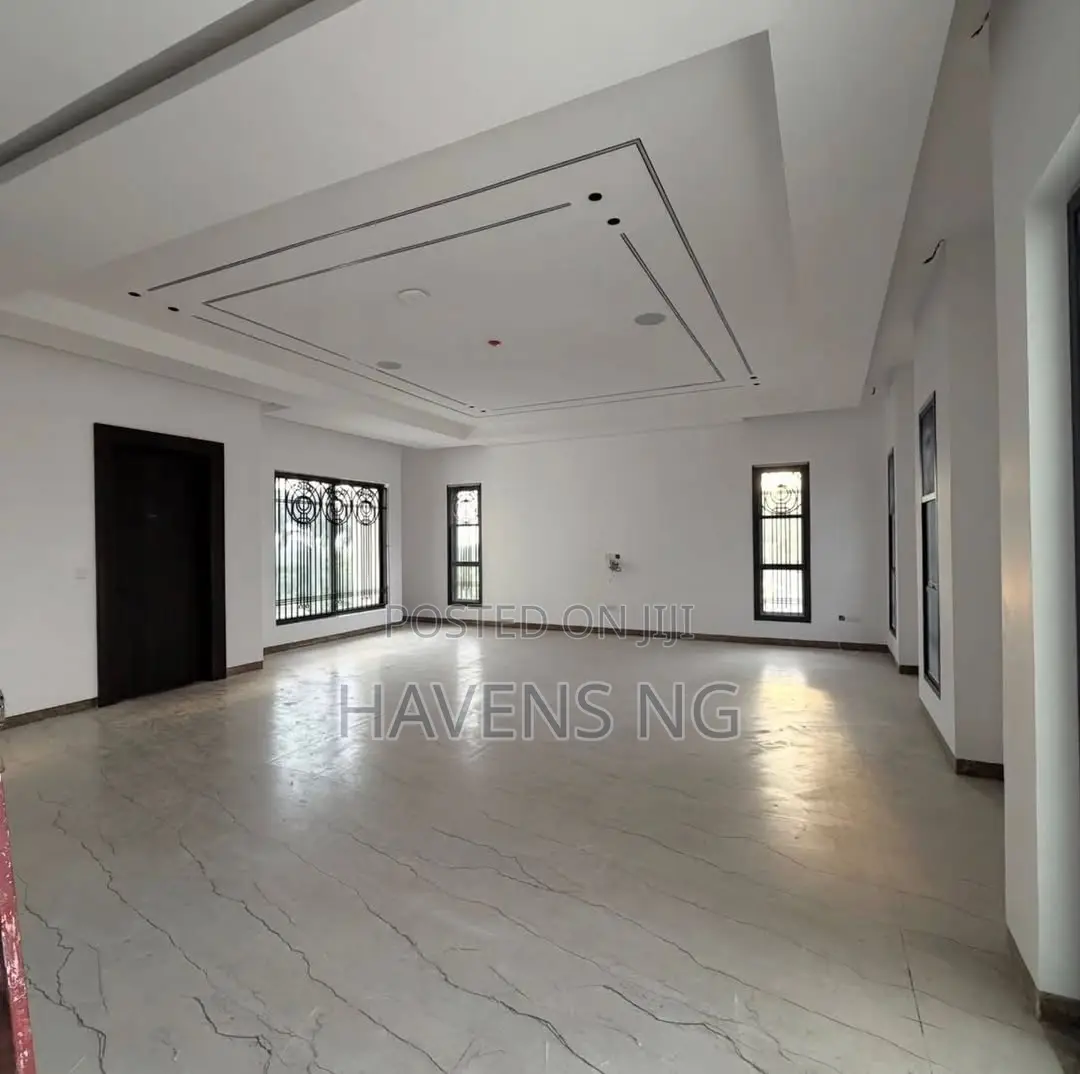 7bdrm Mansion in Maitama for sale in Maitama