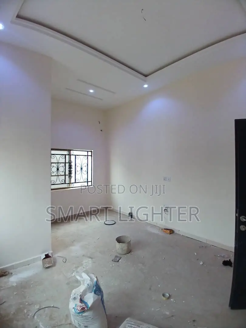 3bdrm Block of Flats in Wuye for rent in Wuye