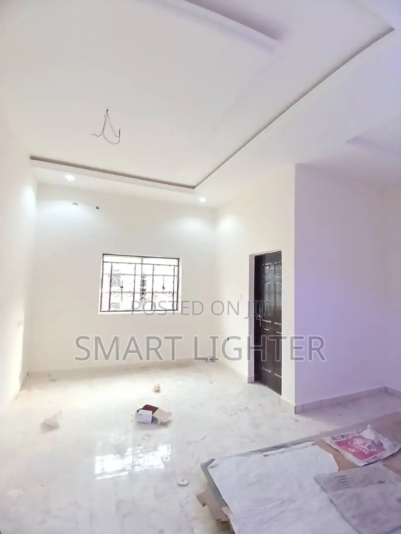 3bdrm Block of Flats in Wuye for rent in Wuye