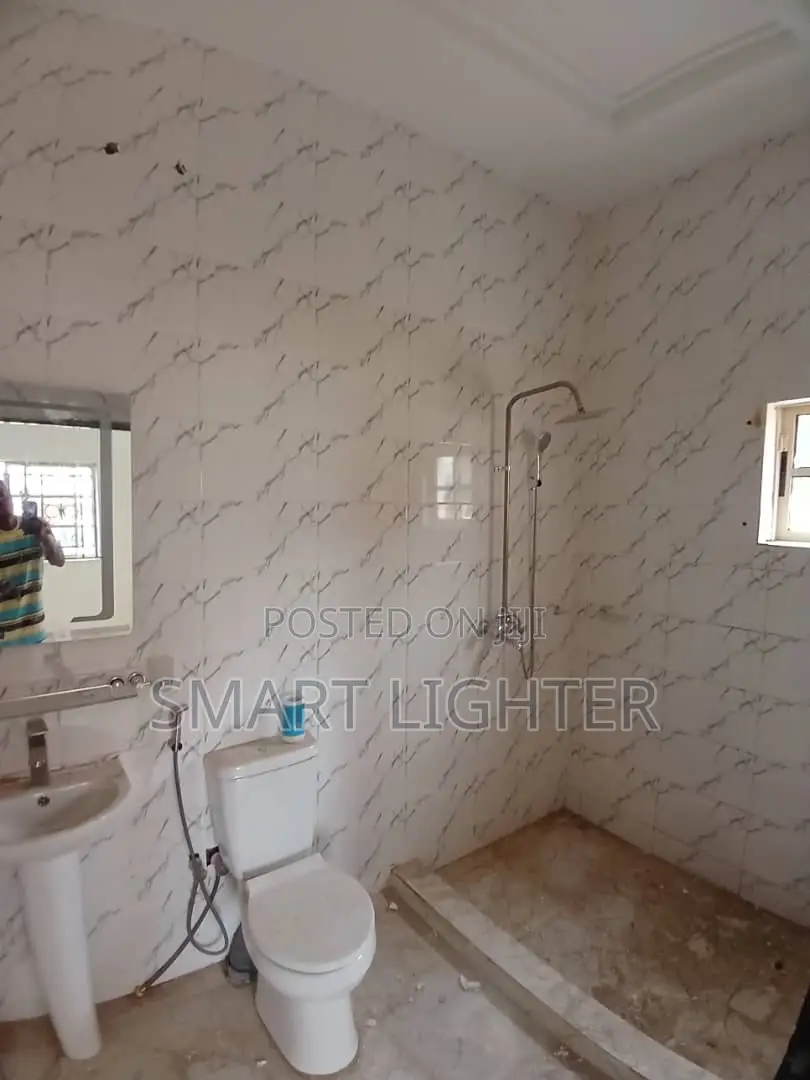 3bdrm Block of Flats in Wuye for rent in Wuye