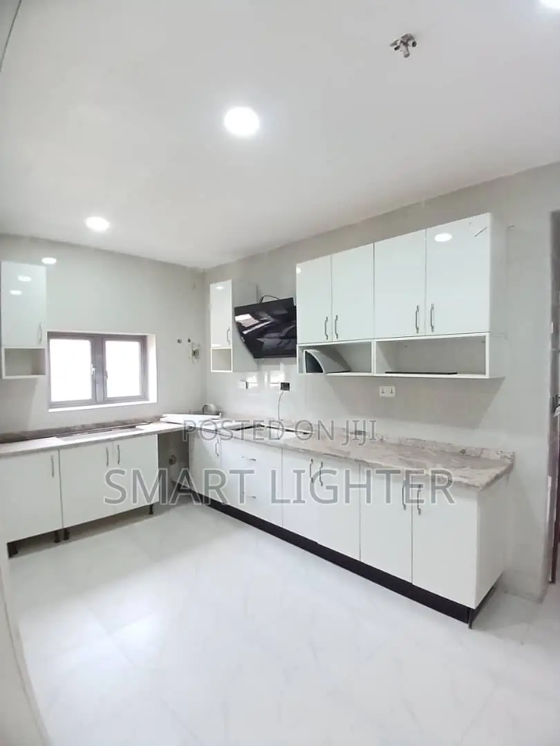3bdrm Block of Flats in Wuye for sale in Wuye