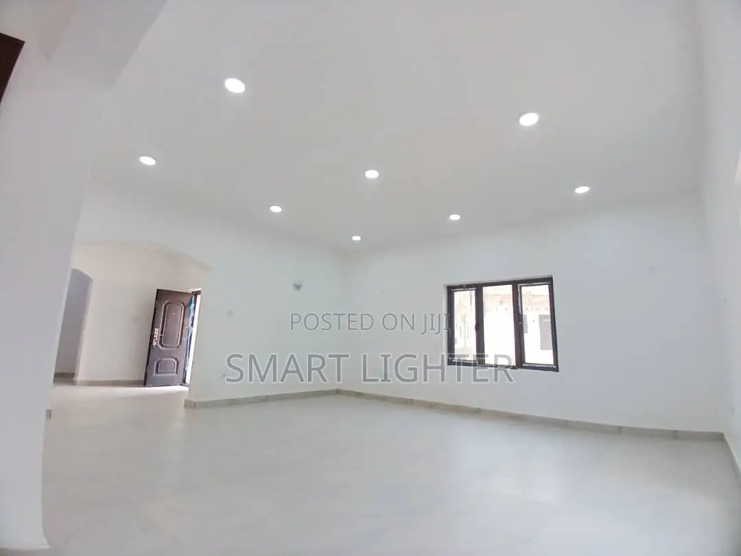 3bdrm Block of Flats in Wuye for sale in Wuye