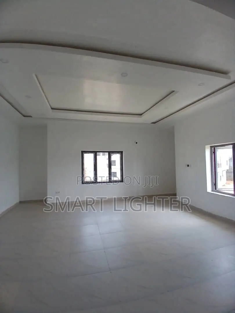 3bdrm Block of Flats in Wuye for sale in Wuye
