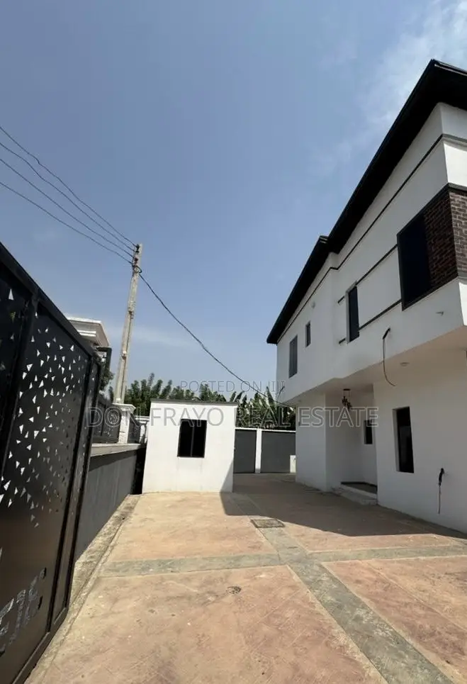 4bdrm Duplex in Main Ikolaba Gra, Bodija for sale in Bodija