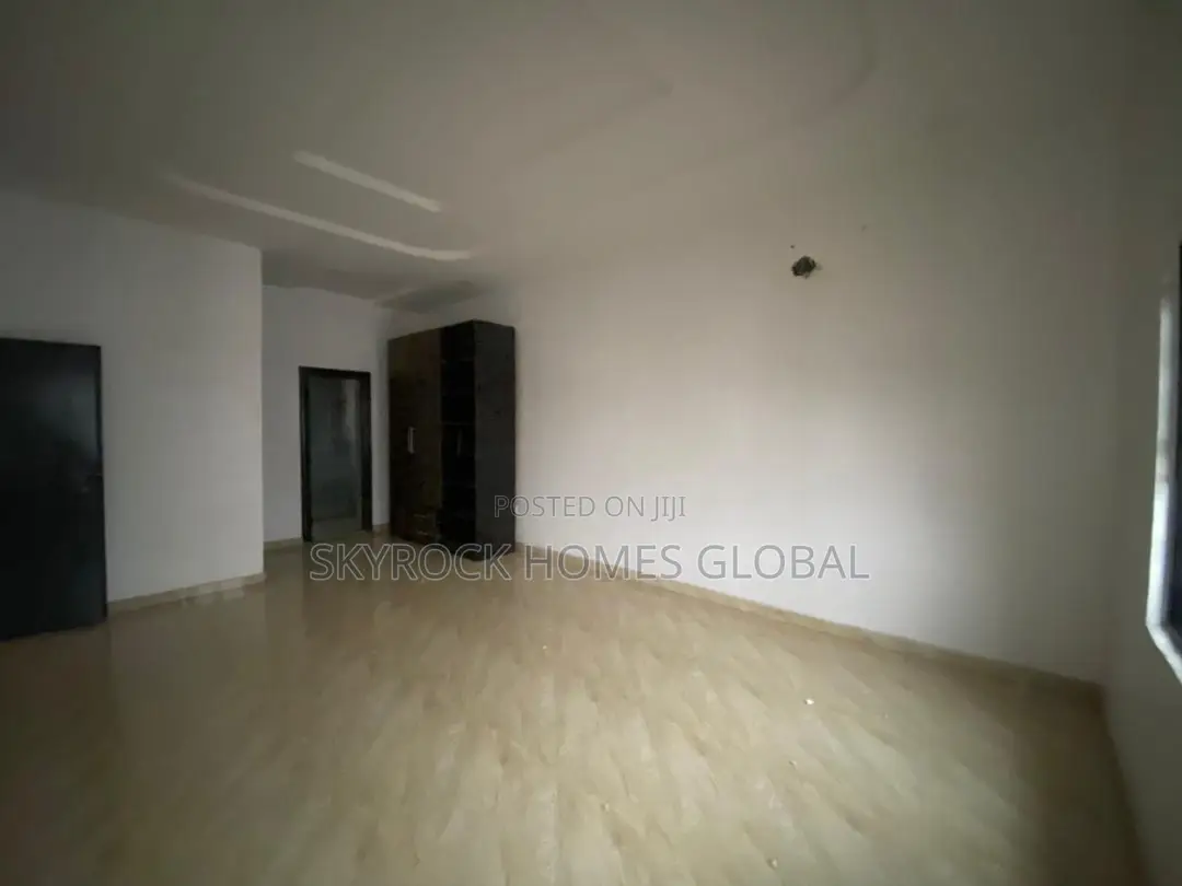 4bdrm Duplex in Ikota for rent in Ikota