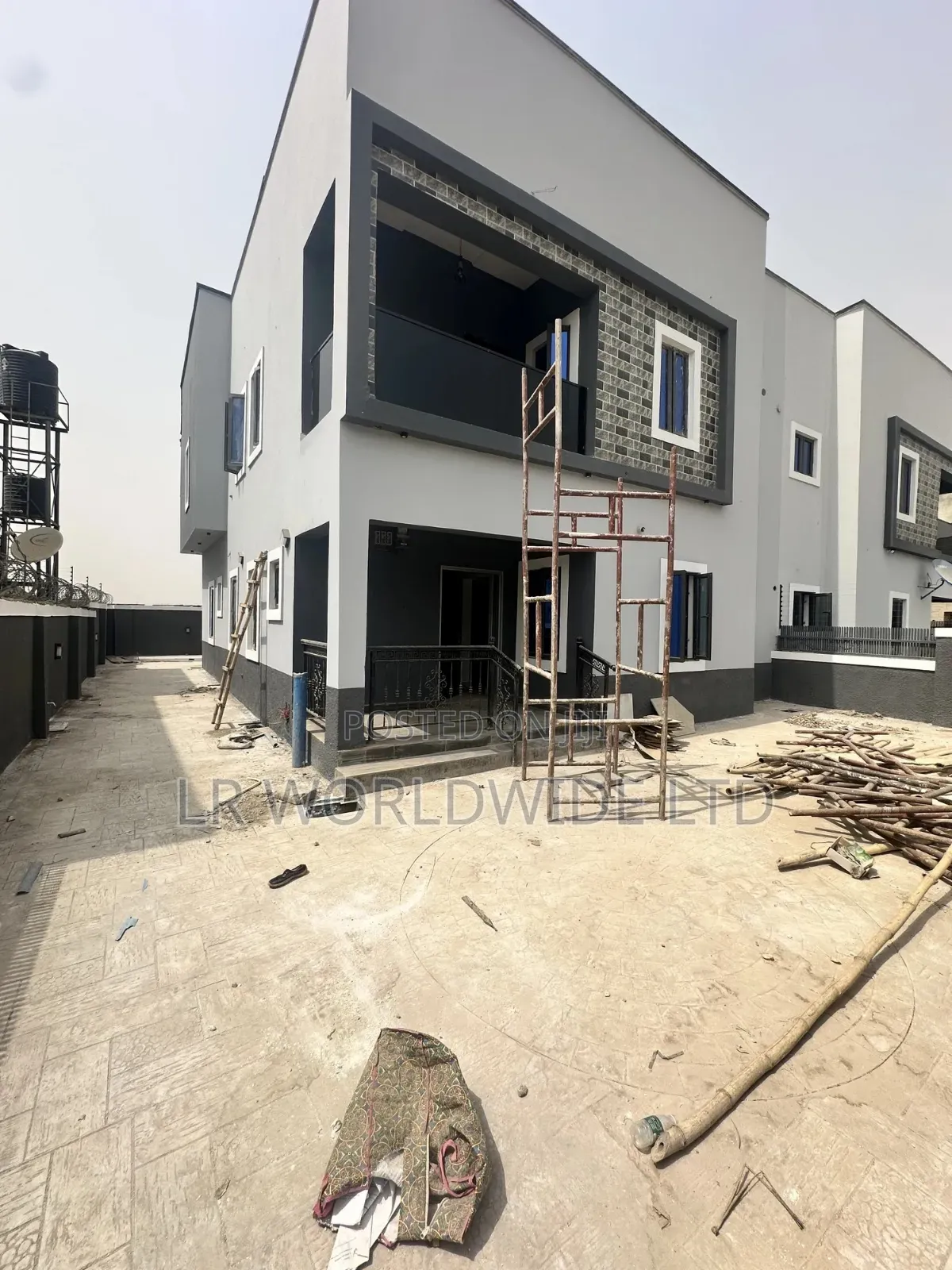 5bdrm Duplex in Lugbe District for sale in Lugbe District