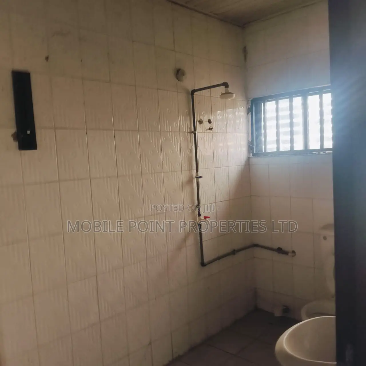 Spacious 6-Office Floor for Rent in Garki 2 Abuja – ₦10m in Garki 2