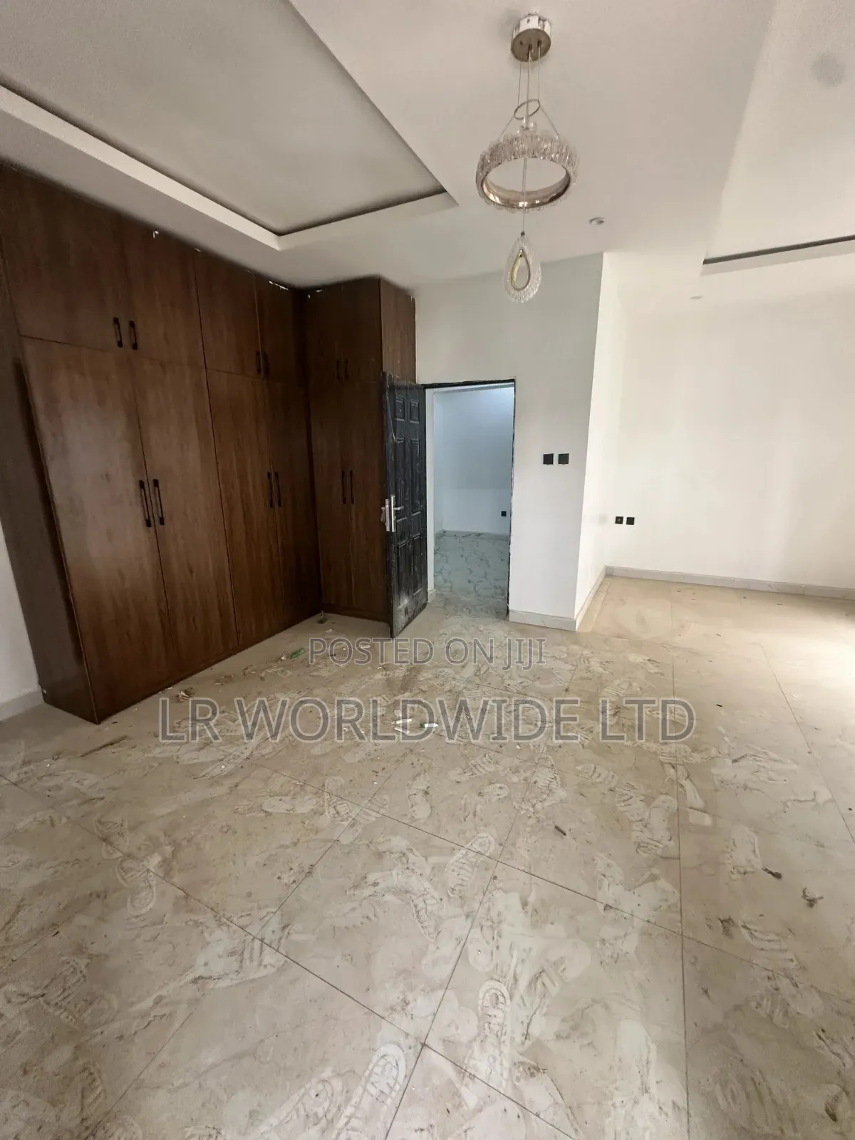 5bdrm Duplex in Lugbe District for sale in Lugbe District