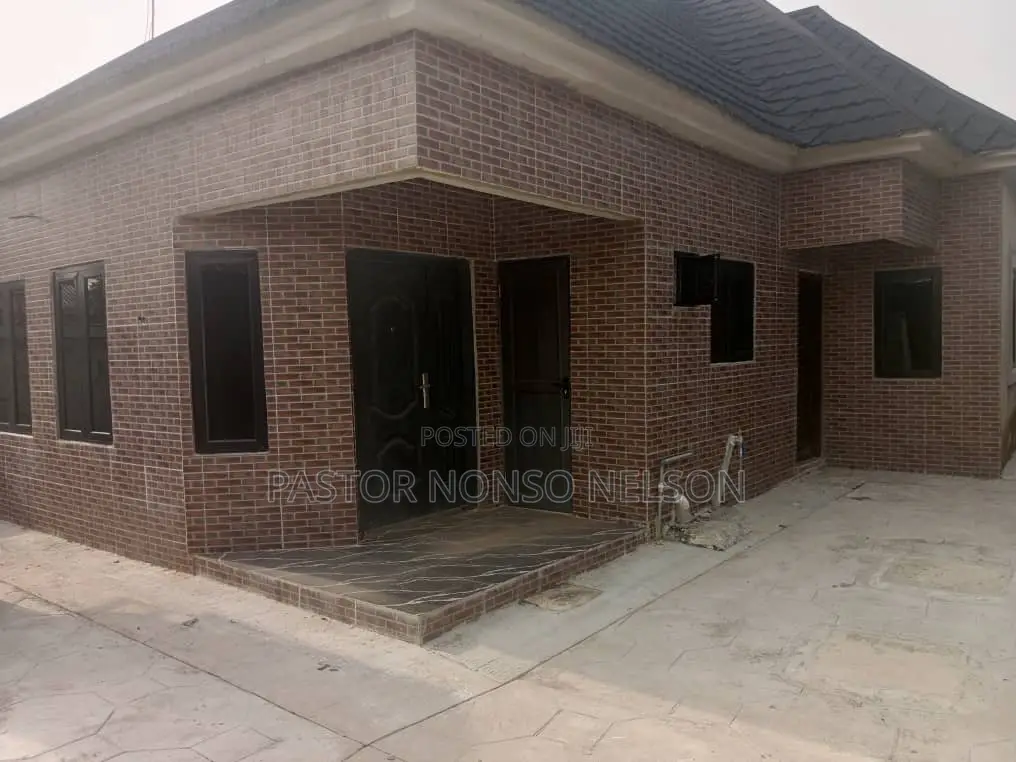 4bdrm Bungalow in World Bank Housing, Owerri for sale in Owerri
