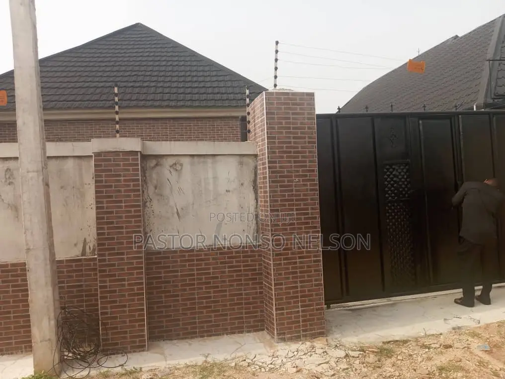 4bdrm Bungalow in World Bank Housing, Owerri for sale in Owerri