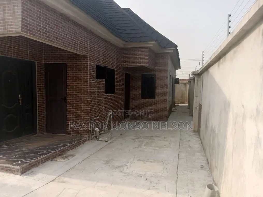 4bdrm Bungalow in World Bank Housing, Owerri for sale in Owerri