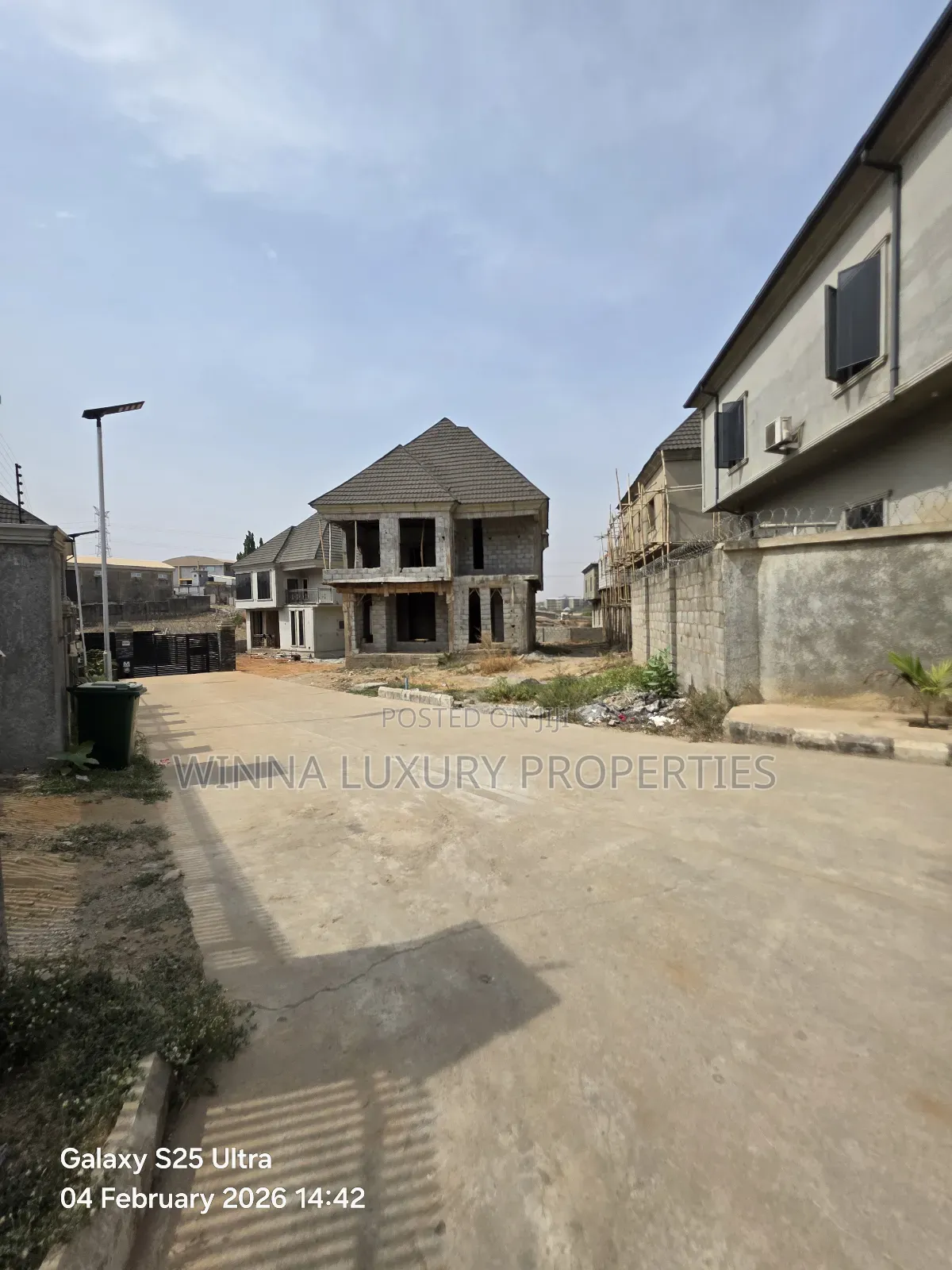 6bdrm Duplex in In An Estate At for sale in Lugbe District