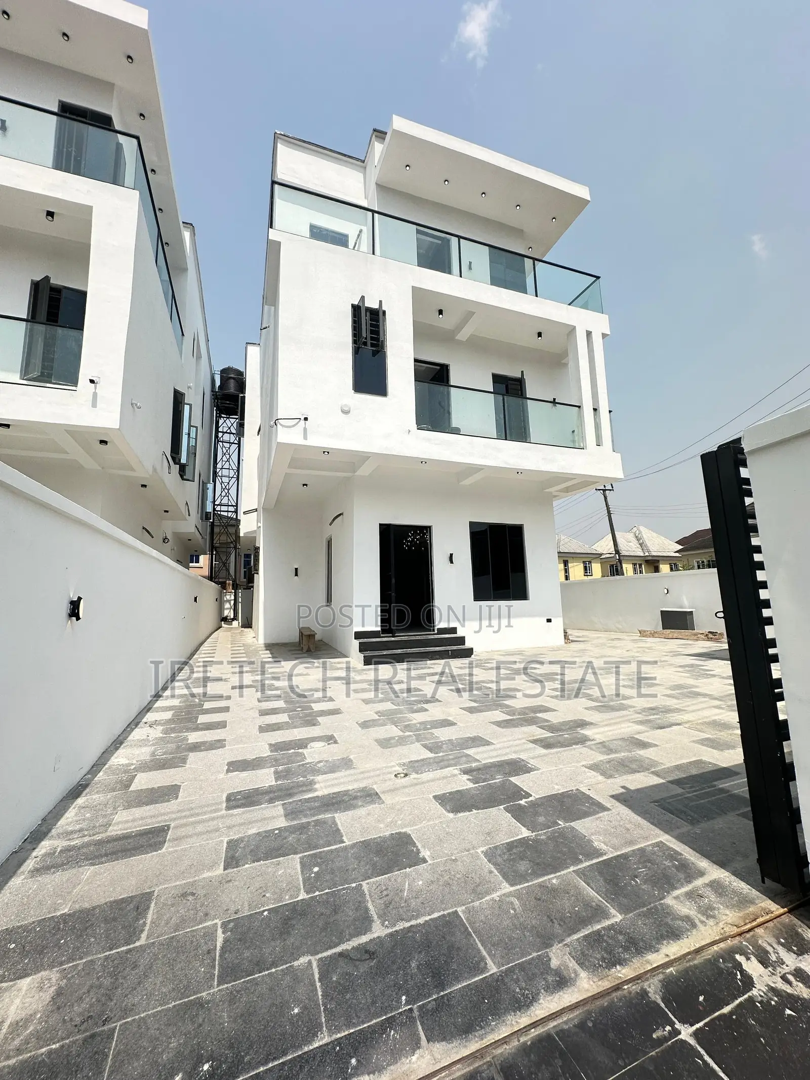 5bdrm Duplex in Ikota Lekki County for sale in Ikota