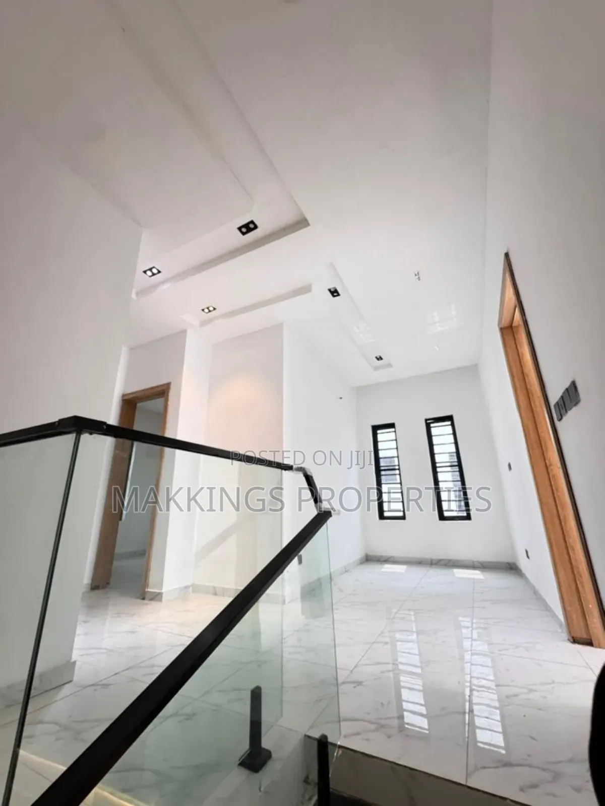 4bdrm Duplex in Chevron for sale in Chevron