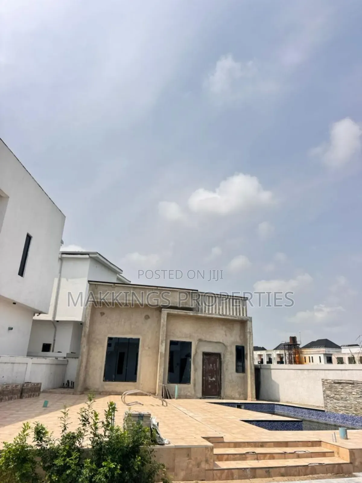 4bdrm Duplex in Chevron for sale in Chevron