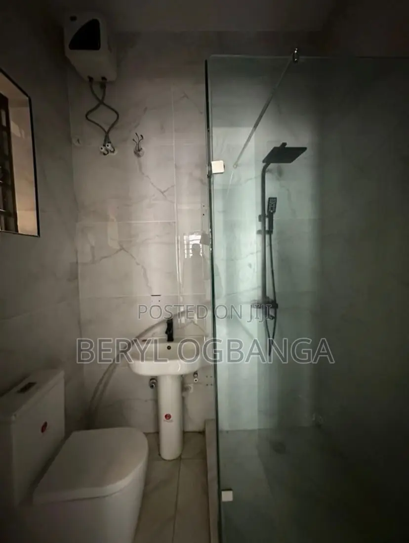 2bdrm Apartment in Lekki Phase 1 for rent in Lekki Phase 1