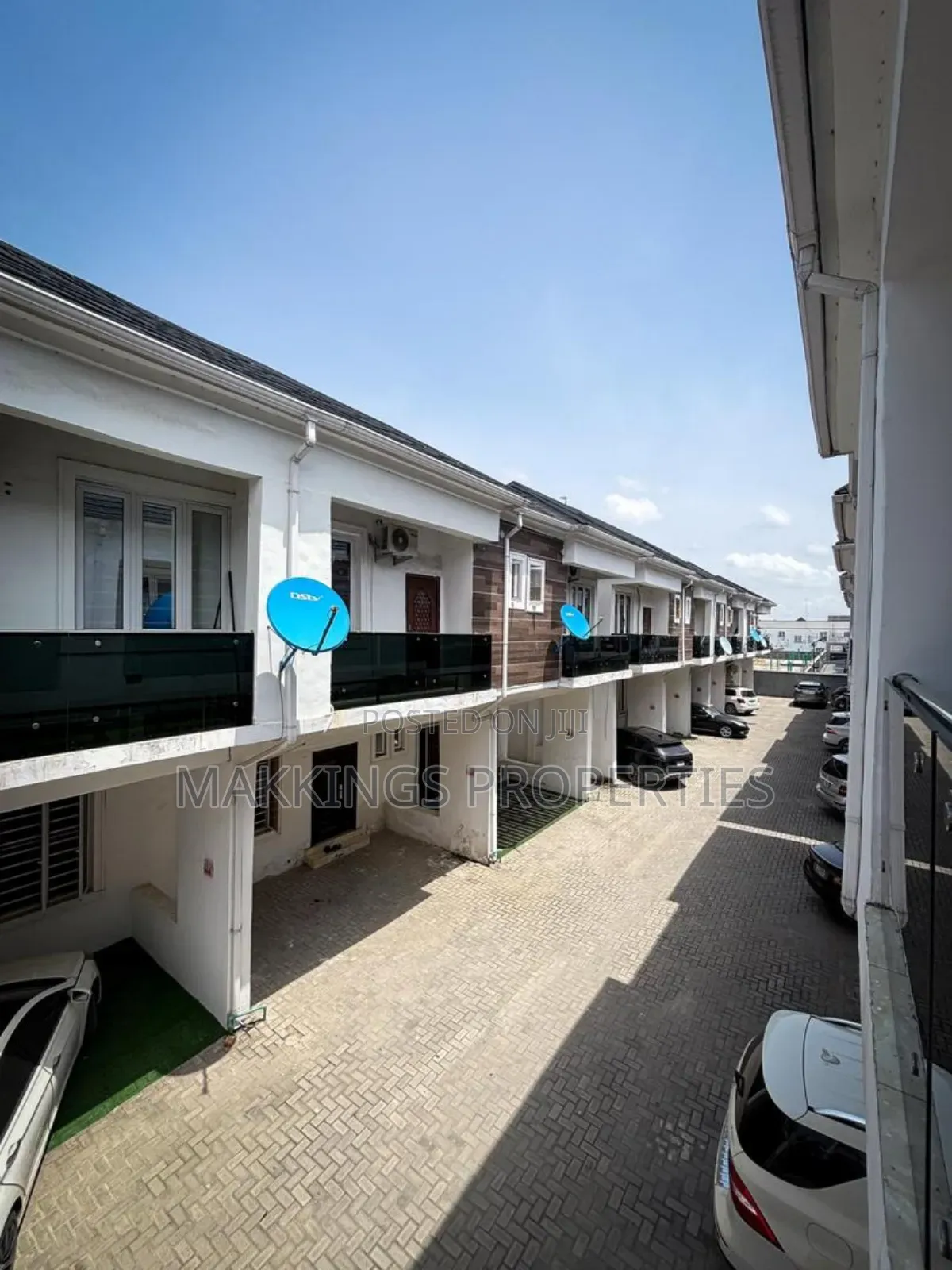 3bdrm Duplex in Chevron for sale in Chevron