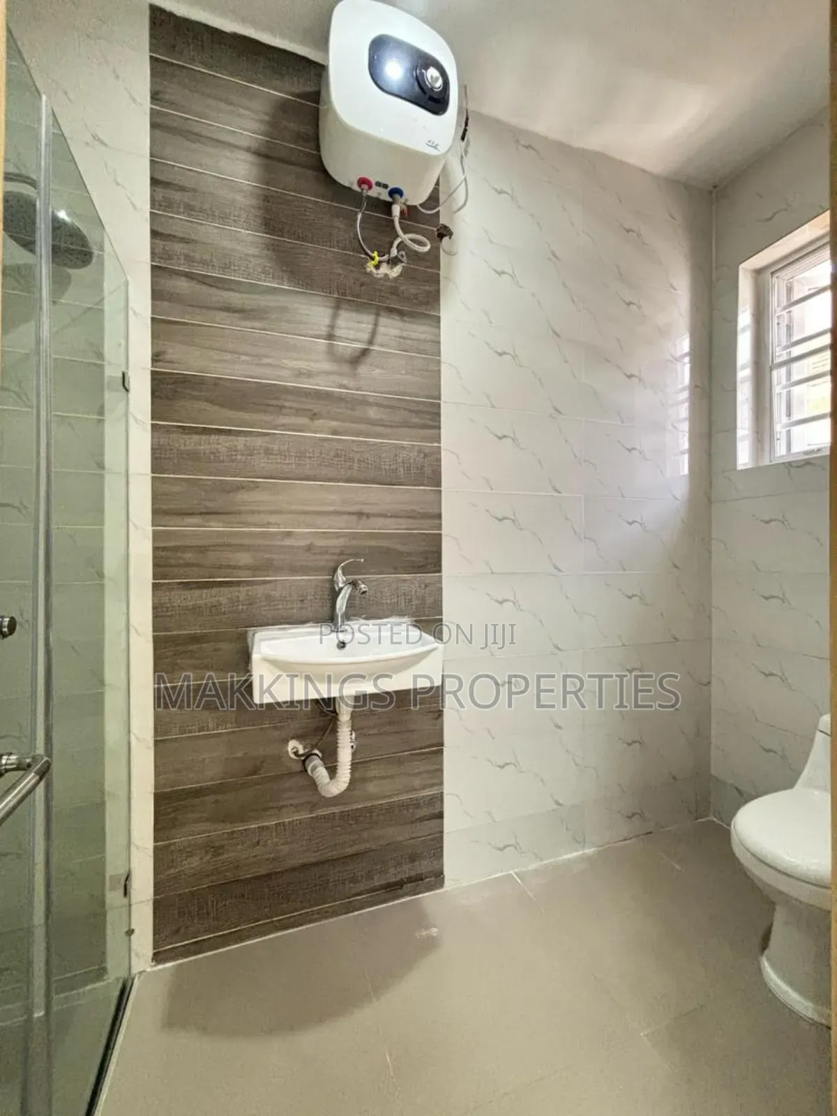 3bdrm Duplex in Chevron for sale in Chevron