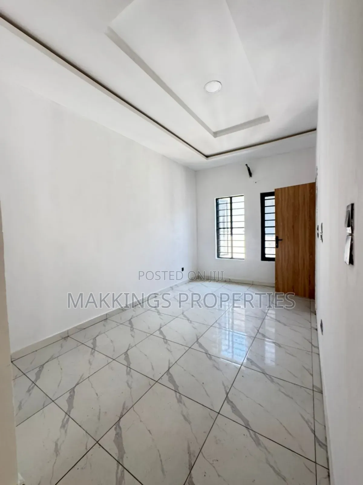 4bdrm Duplex in Chevron for sale in Chevron