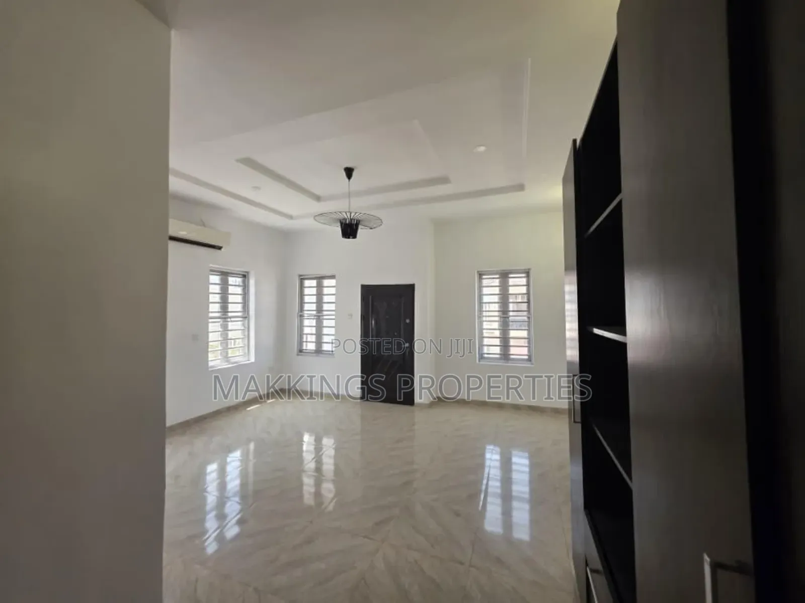 3bdrm Duplex in Chevron for sale in Chevron